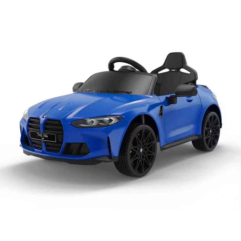 2.4G RC を搭載したライセンス取得済みの BMW M4 電動乗用車