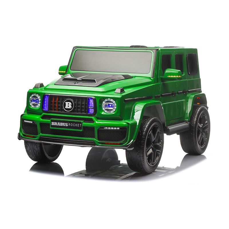 ライセンスを取得したポルシェの床まで届くミニカー